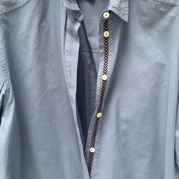 Button up shirt - Picture 2 of 5